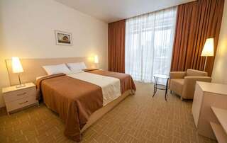 Гостиница Крона Бердск Люкс с видом на море-1