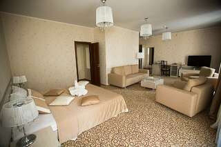 Гостиница Крона Бердск Люкс с видом на море-1